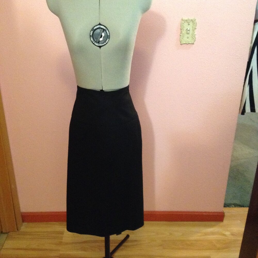 Nine West Black Lined Pencil Skirt with Side Zipper and Walking Slit